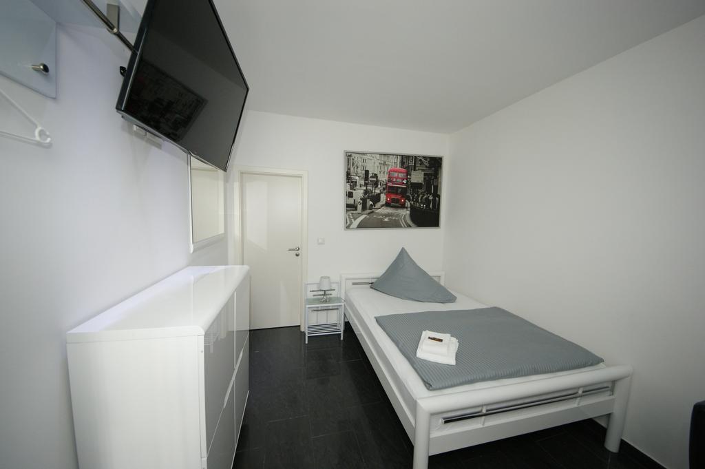 Hotel Am Rosenplatz,24 Stunden Check In, Kostenfreie Parkplaetze Brechtorf Номер фото