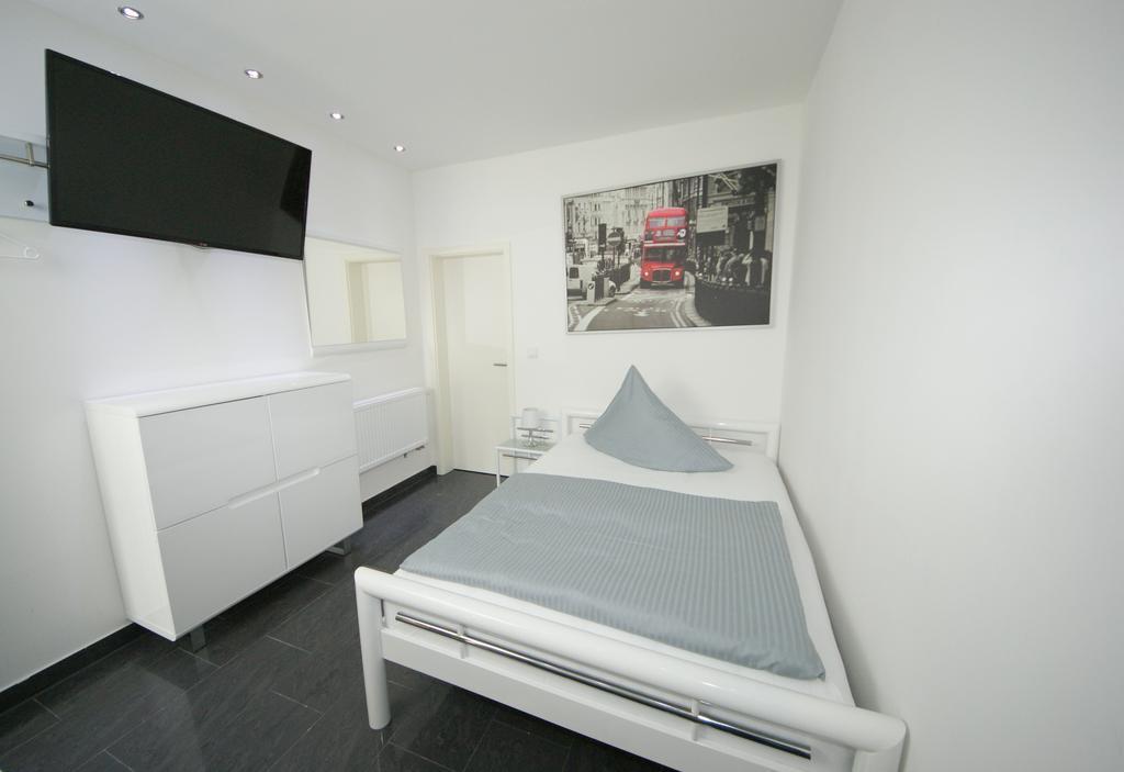 Hotel Am Rosenplatz,24 Stunden Check In, Kostenfreie Parkplaetze Brechtorf Екстер'єр фото