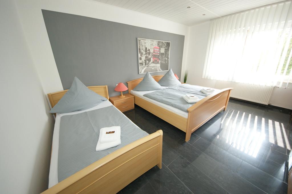Hotel Am Rosenplatz,24 Stunden Check In, Kostenfreie Parkplaetze Brechtorf Екстер'єр фото