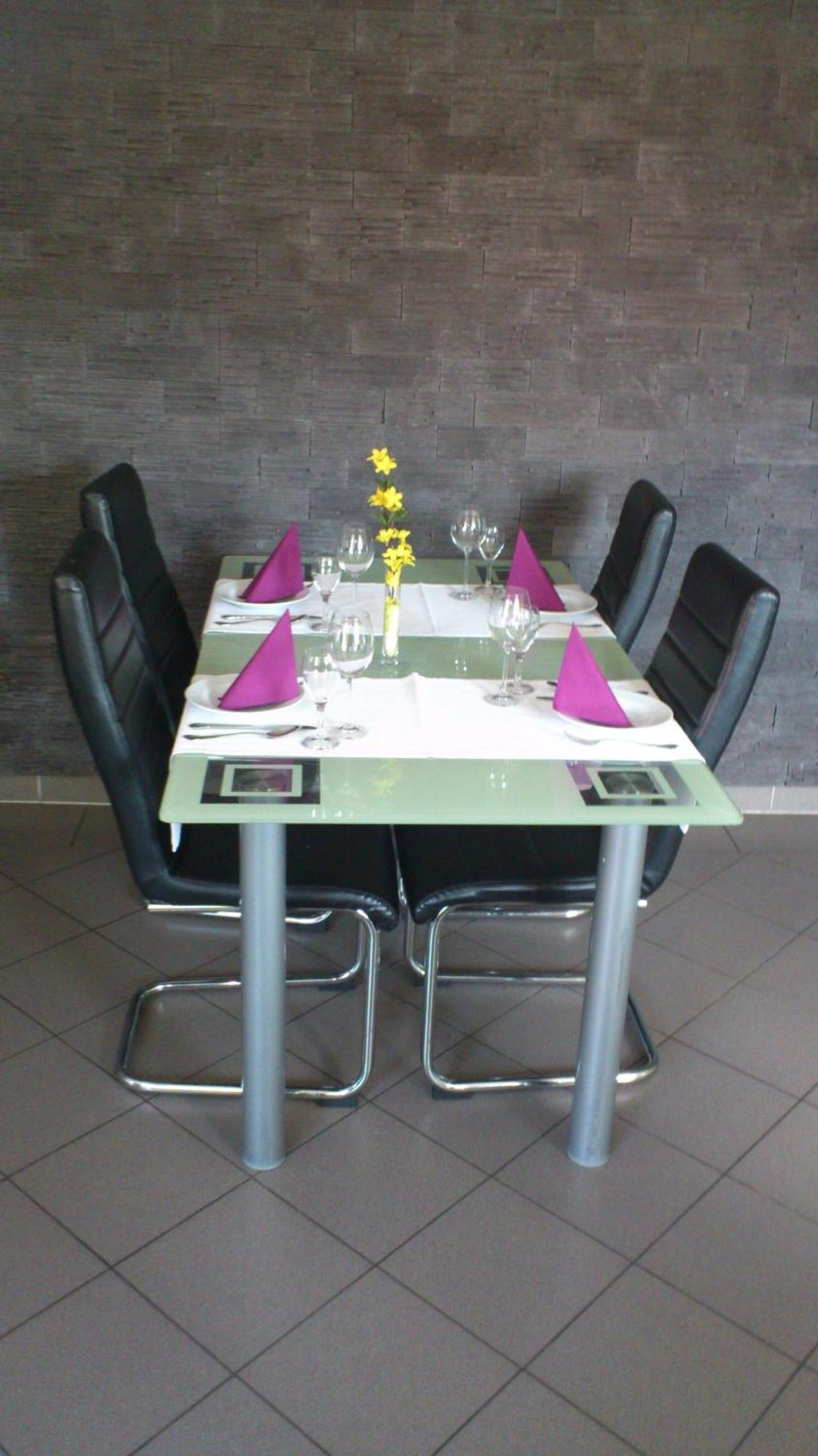 Hotel Am Rosenplatz,24 Stunden Check In, Kostenfreie Parkplaetze Brechtorf Екстер'єр фото