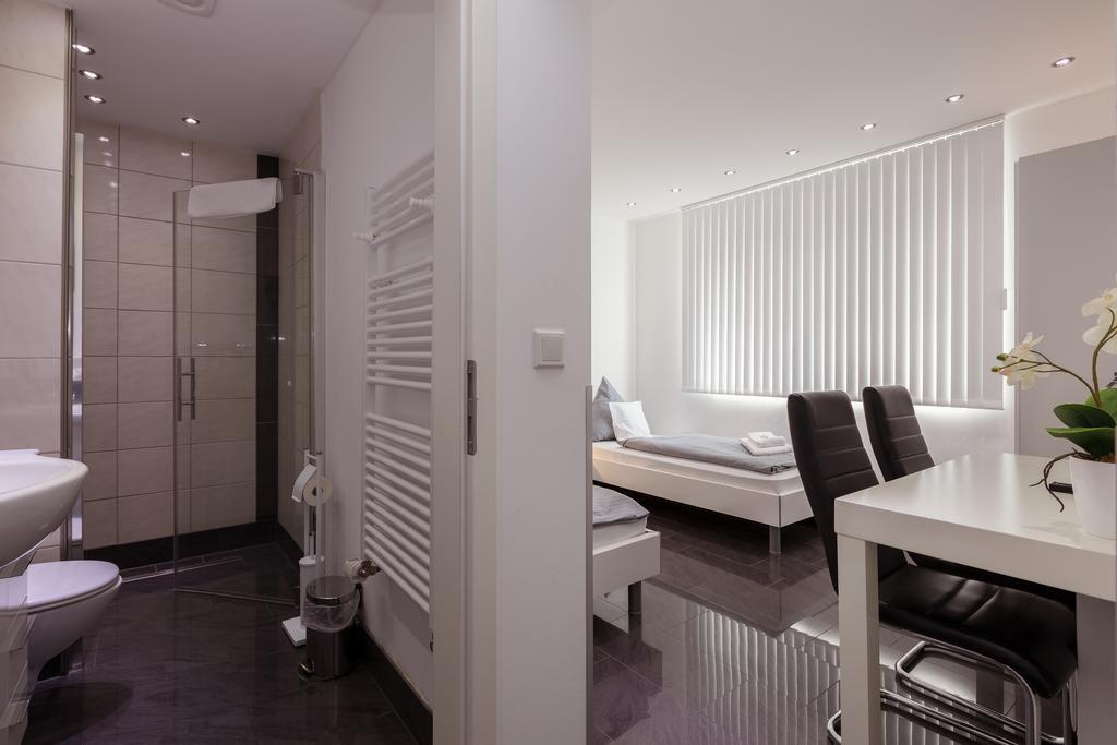 Hotel Am Rosenplatz,24 Stunden Check In, Kostenfreie Parkplaetze Brechtorf Екстер'єр фото